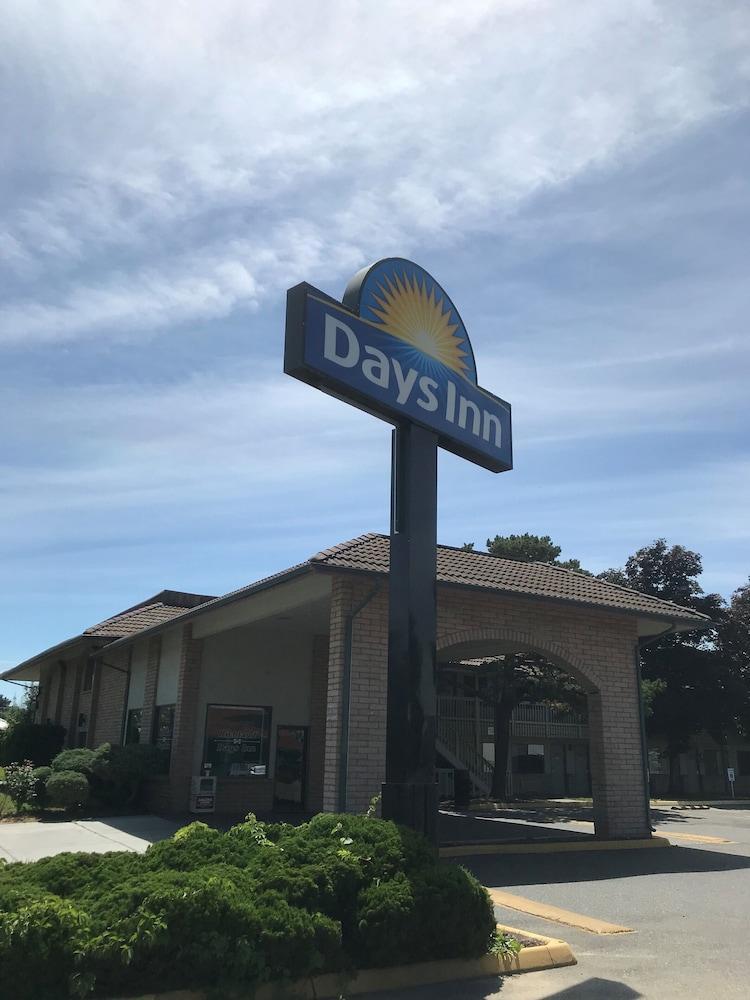 Days Inn By Wyndham Richland Eksteriør bilde